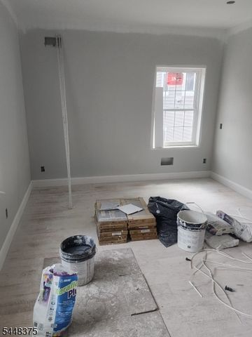 48 Willoughby St, Newark City, NJ 07112