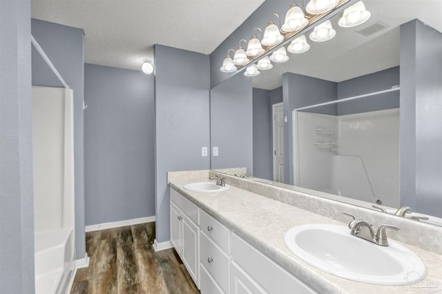 8574 Wilburn Cv, Navarre, FL 32566