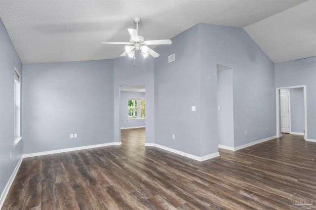 8574 Wilburn Cv, Navarre, FL 32566