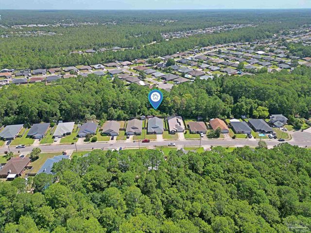 8574 Wilburn Cv, Navarre, FL 32566
