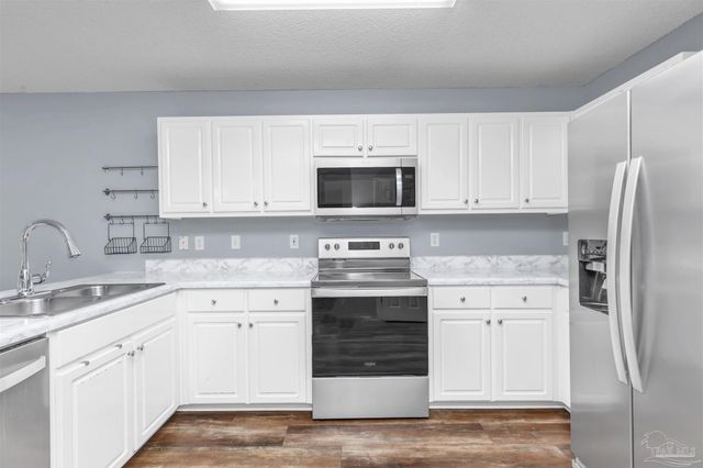 8574 Wilburn Cv, Navarre, FL 32566