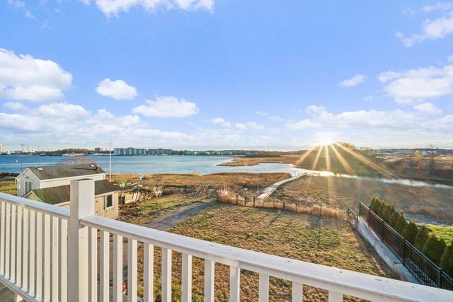 96 Utica St, Quincy, MA 02169