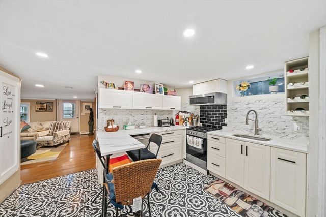 96 Utica St, Quincy, MA 02169