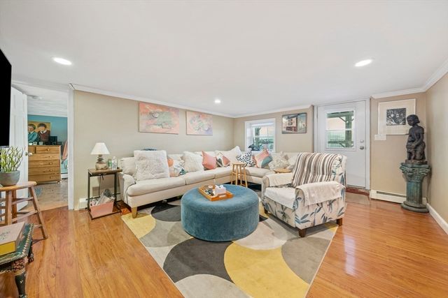 96 Utica St, Quincy, MA 02169