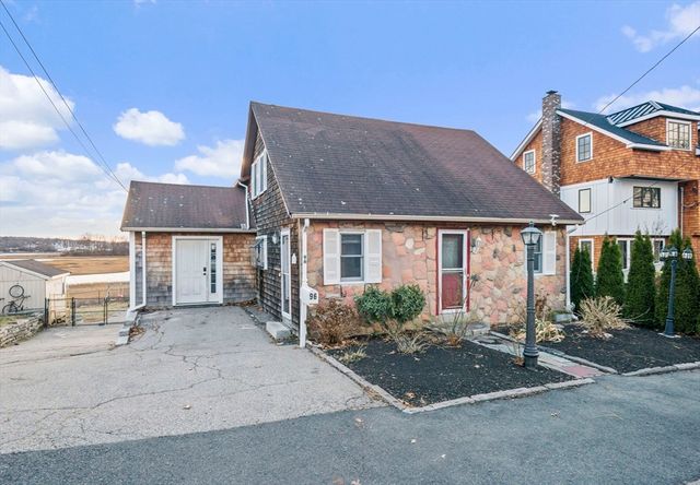 96 Utica St, Quincy, MA 02169