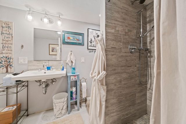 96 Utica St, Quincy, MA 02169