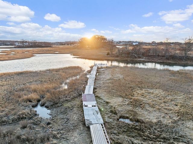 96 Utica St, Quincy, MA 02169