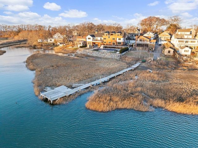 96 Utica St, Quincy, MA 02169