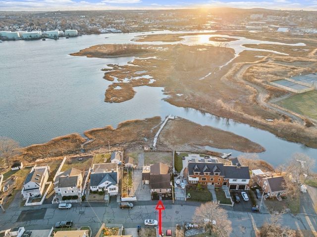 96 Utica St, Quincy, MA 02169