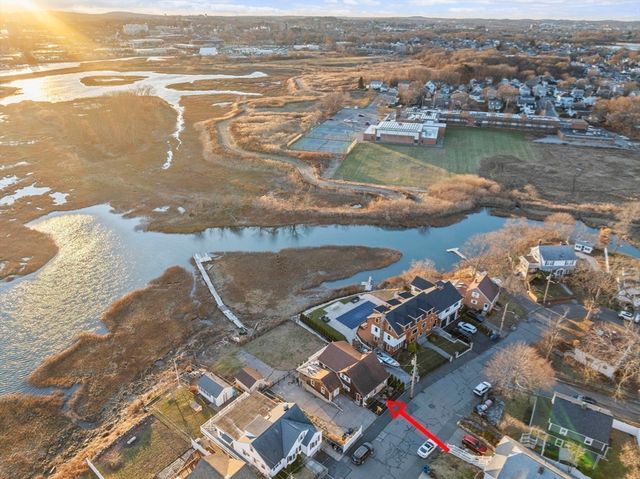 96 Utica St, Quincy, MA 02169