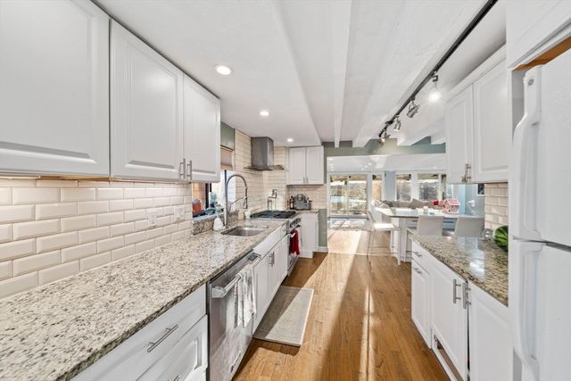 96 Utica St, Quincy, MA 02169