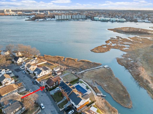 96 Utica St, Quincy, MA 02169