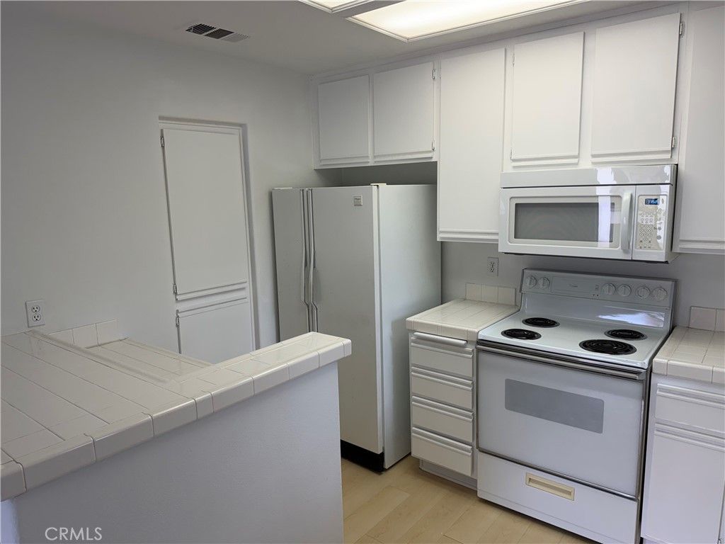2960 Champion 2605, Tustin, CA 92782 — photo 4