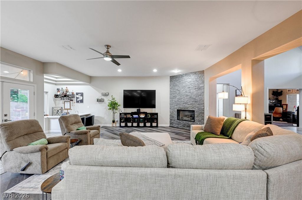 9817 Edgeview Place, Las Vegas, NV 89134 — photo 4