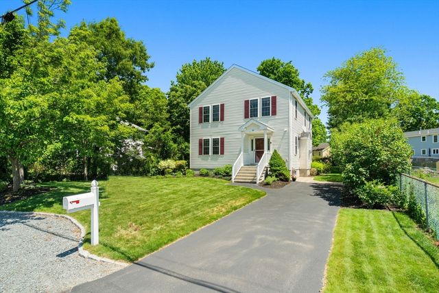 29 Station St, Stoughton, MA 02072