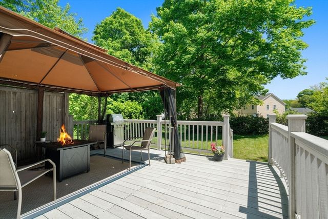 29 Station St, Stoughton, MA 02072