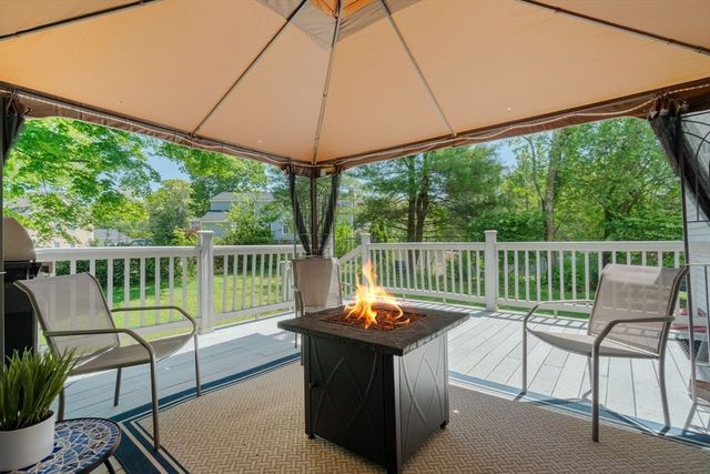 29 Station St, Stoughton, MA 02072