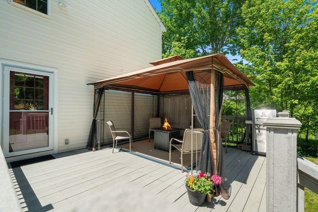 29 Station St, Stoughton, MA 02072