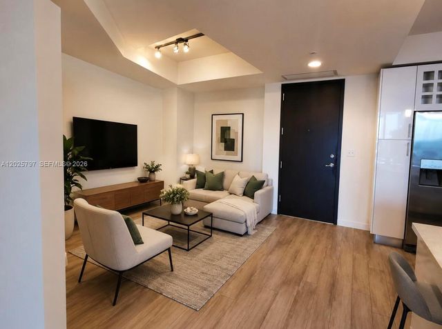 999 SW 1st Ave 1211, Miami, FL 33130