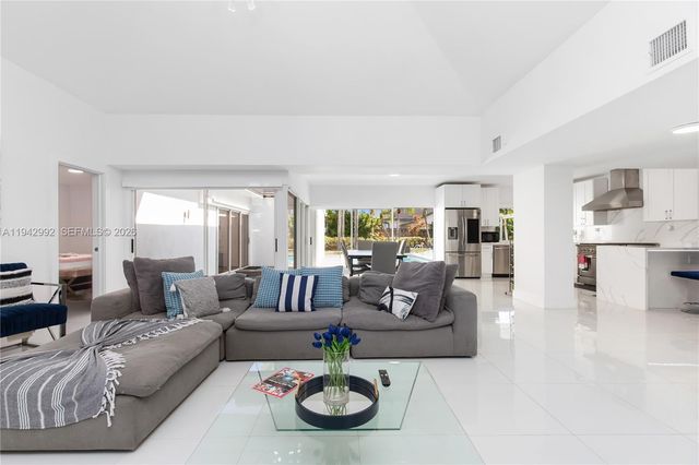 18555 SW 83rd Pl, Cutler Bay, FL 33157