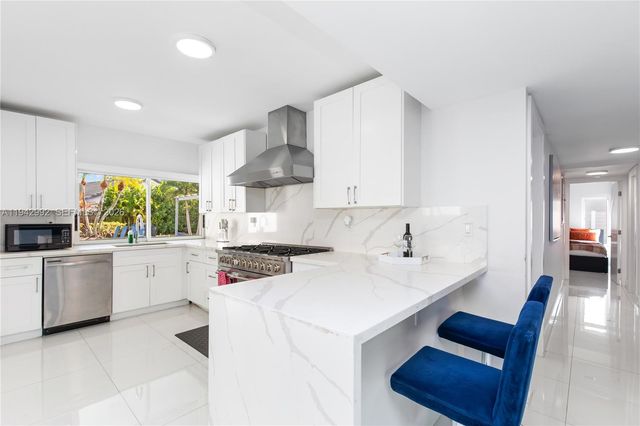 18555 SW 83rd Pl, Cutler Bay, FL 33157