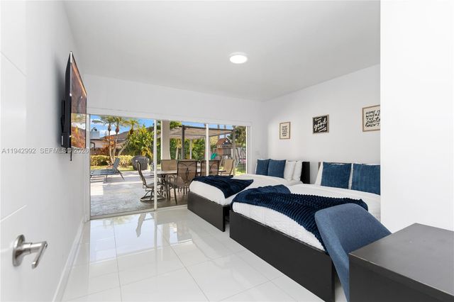 18555 SW 83rd Pl, Cutler Bay, FL 33157