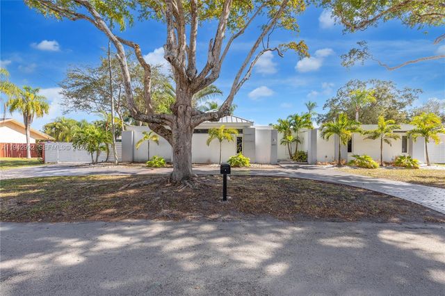 18555 SW 83rd Pl, Cutler Bay, FL 33157