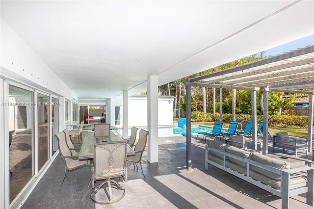 18555 SW 83rd Pl, Cutler Bay, FL 33157