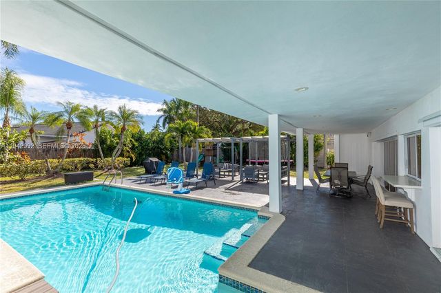 18555 SW 83rd Pl, Cutler Bay, FL 33157