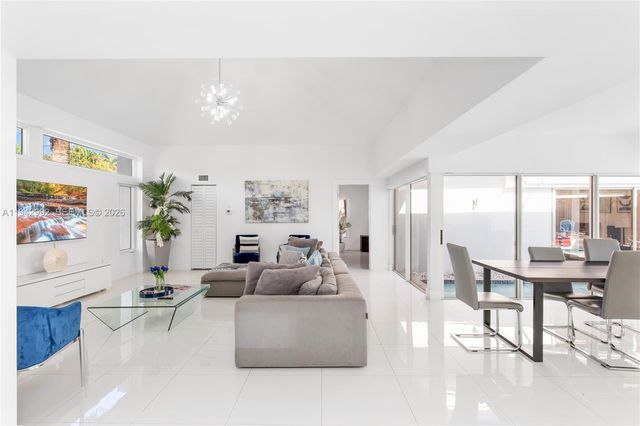 18555 SW 83rd Pl, Cutler Bay, FL 33157