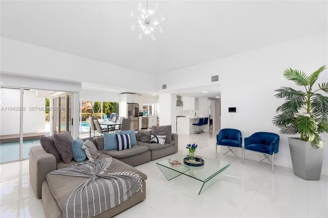 18555 SW 83rd Pl, Cutler Bay, FL 33157