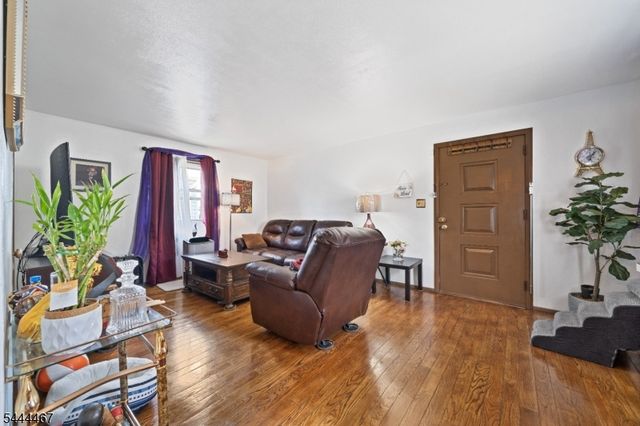 137 Day St, Clifton City, NJ 07011