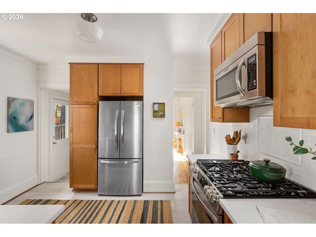 3126 Ne SKIDMORE St, Portland, OR 97211