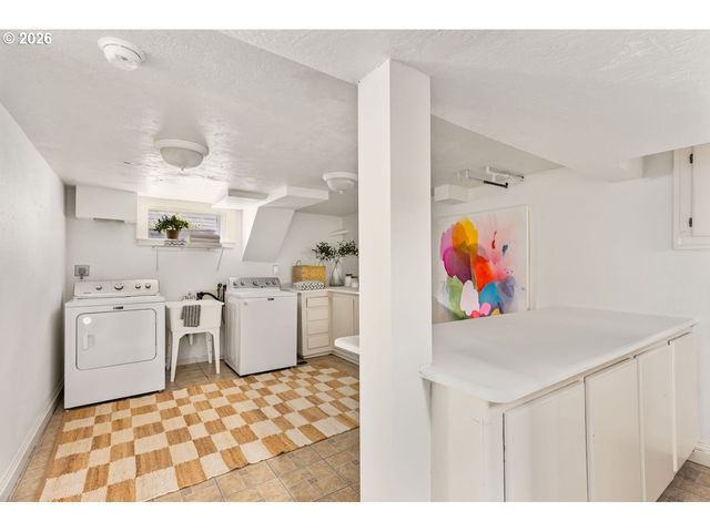 3126 Ne SKIDMORE St, Portland, OR 97211