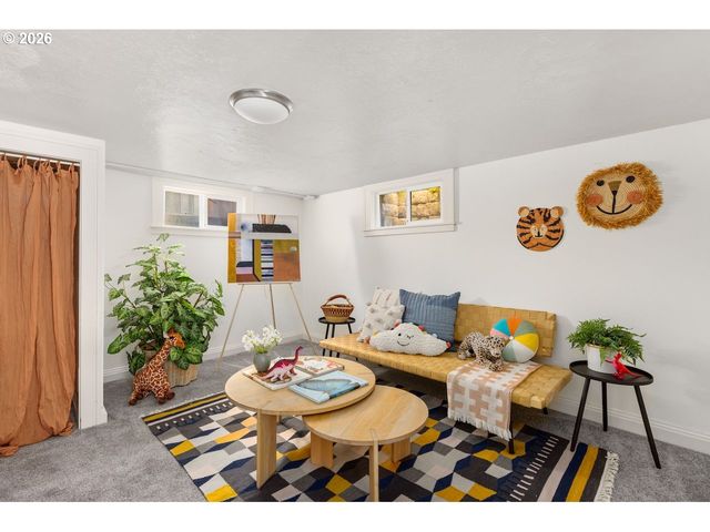 3126 Ne SKIDMORE St, Portland, OR 97211