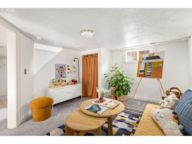 3126 Ne SKIDMORE St, Portland, OR 97211