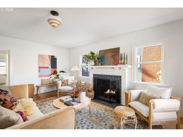 3126 Ne SKIDMORE St, Portland, OR 97211