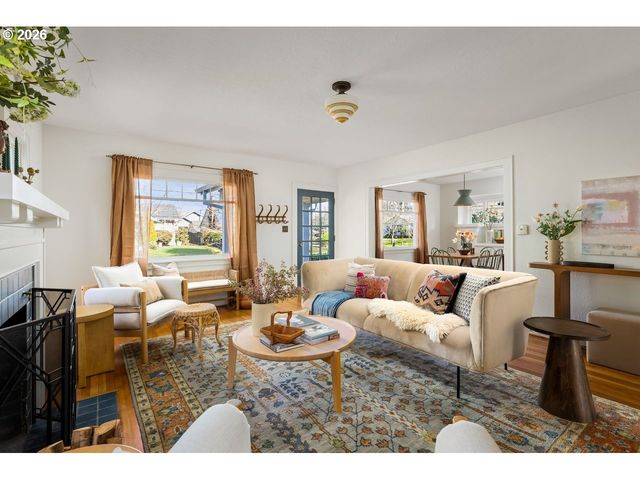 3126 Ne SKIDMORE St, Portland, OR 97211