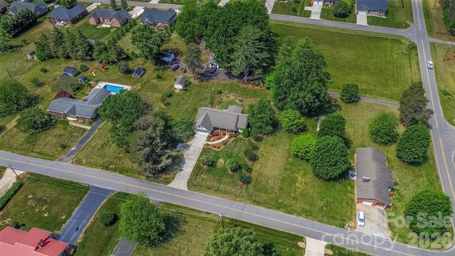 183 Devon Lane, Statesville, NC 28625