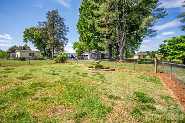 183 Devon Lane, Statesville, NC 28625