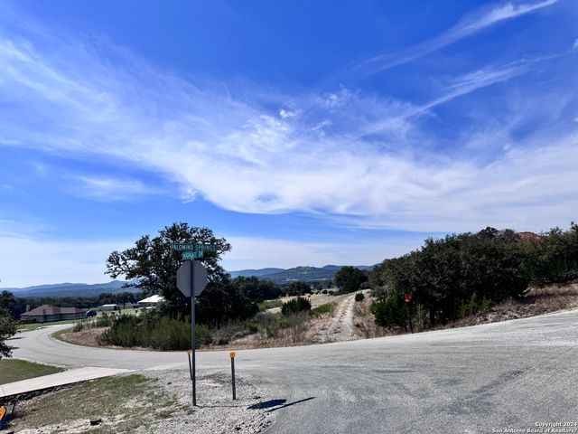 247 Highgate Dr, Bandera, TX 78003