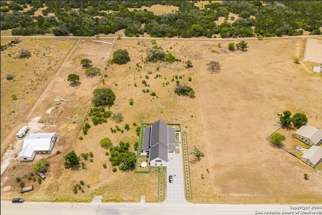 247 Highgate Dr, Bandera, TX 78003