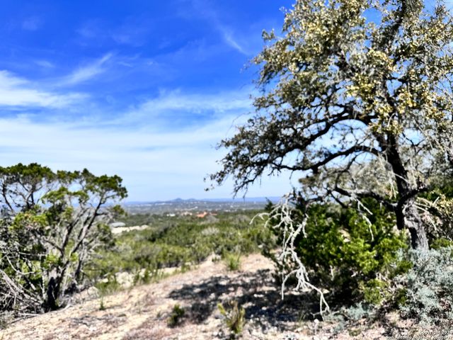 247 Highgate Dr, Bandera, TX 78003