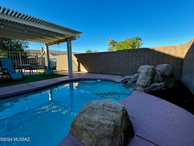 2550 W Drachman Street, Tucson, AZ 85745