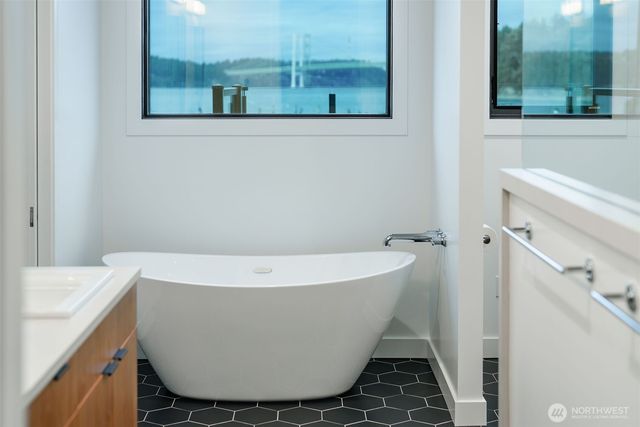 8802 6th Avenue, Tacoma, WA 98465