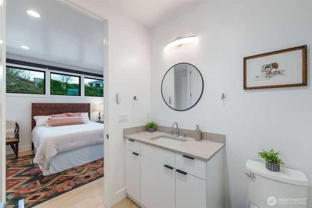 8802 6th Avenue, Tacoma, WA 98465