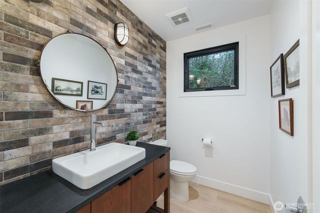 8802 6th Avenue, Tacoma, WA 98465