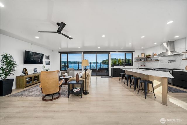 8802 6th Avenue, Tacoma, WA 98465