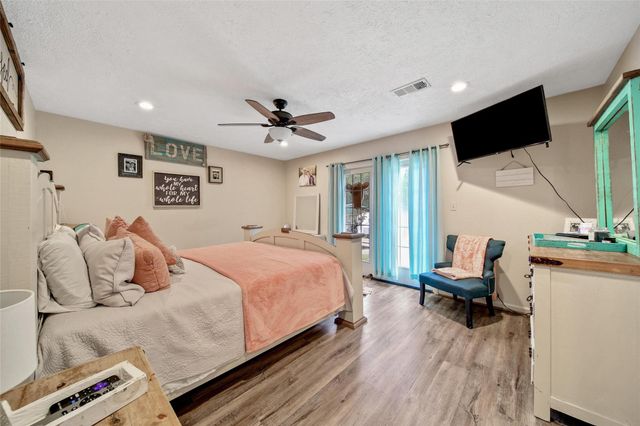 757 Big Woods Road, New Waverly, TX 77358