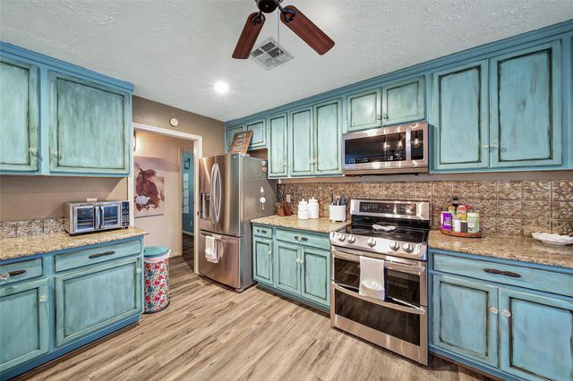 757 Big Woods Road, New Waverly, TX 77358